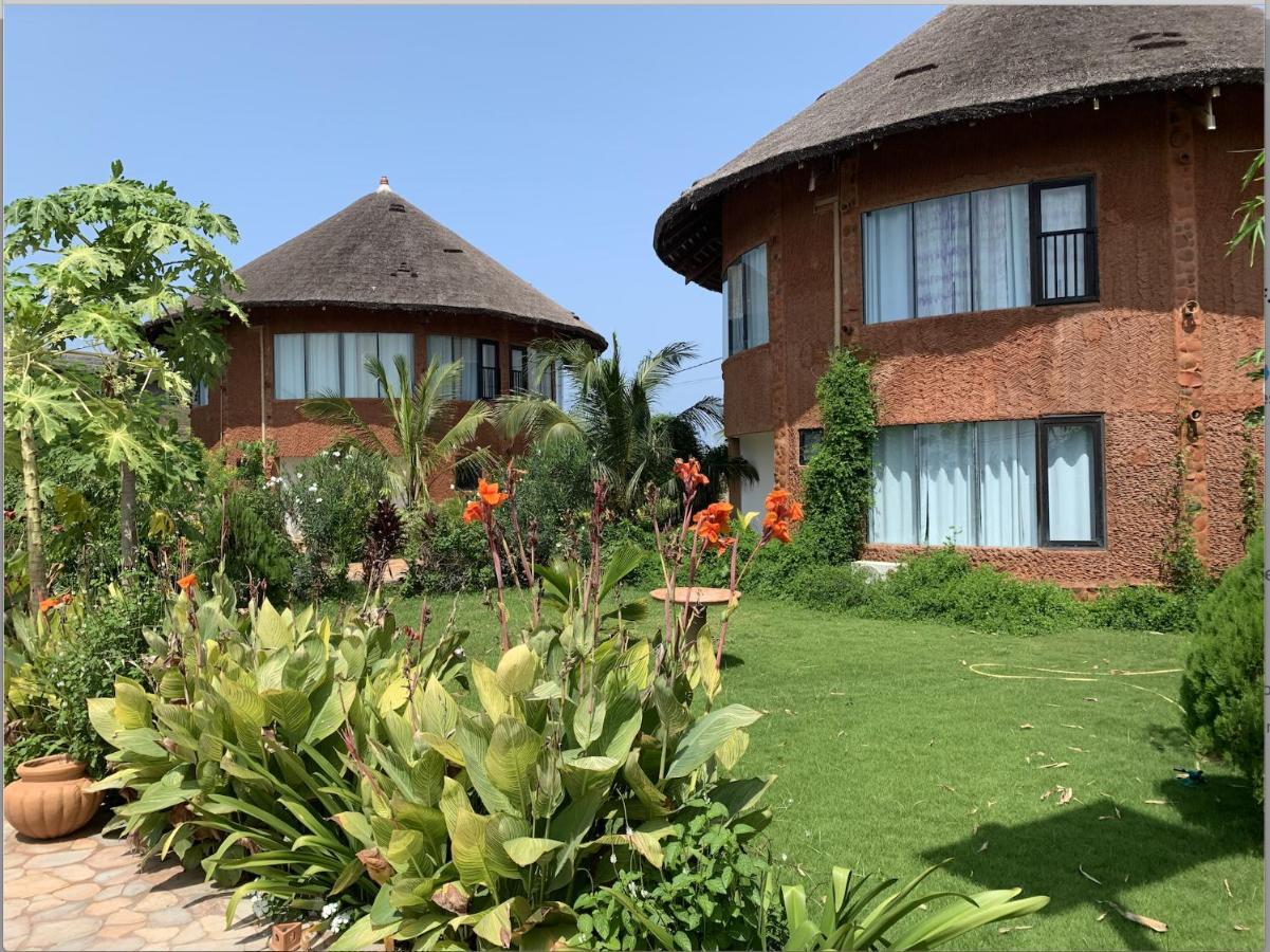 Marcelo Beach Club Lome Bagian luar foto