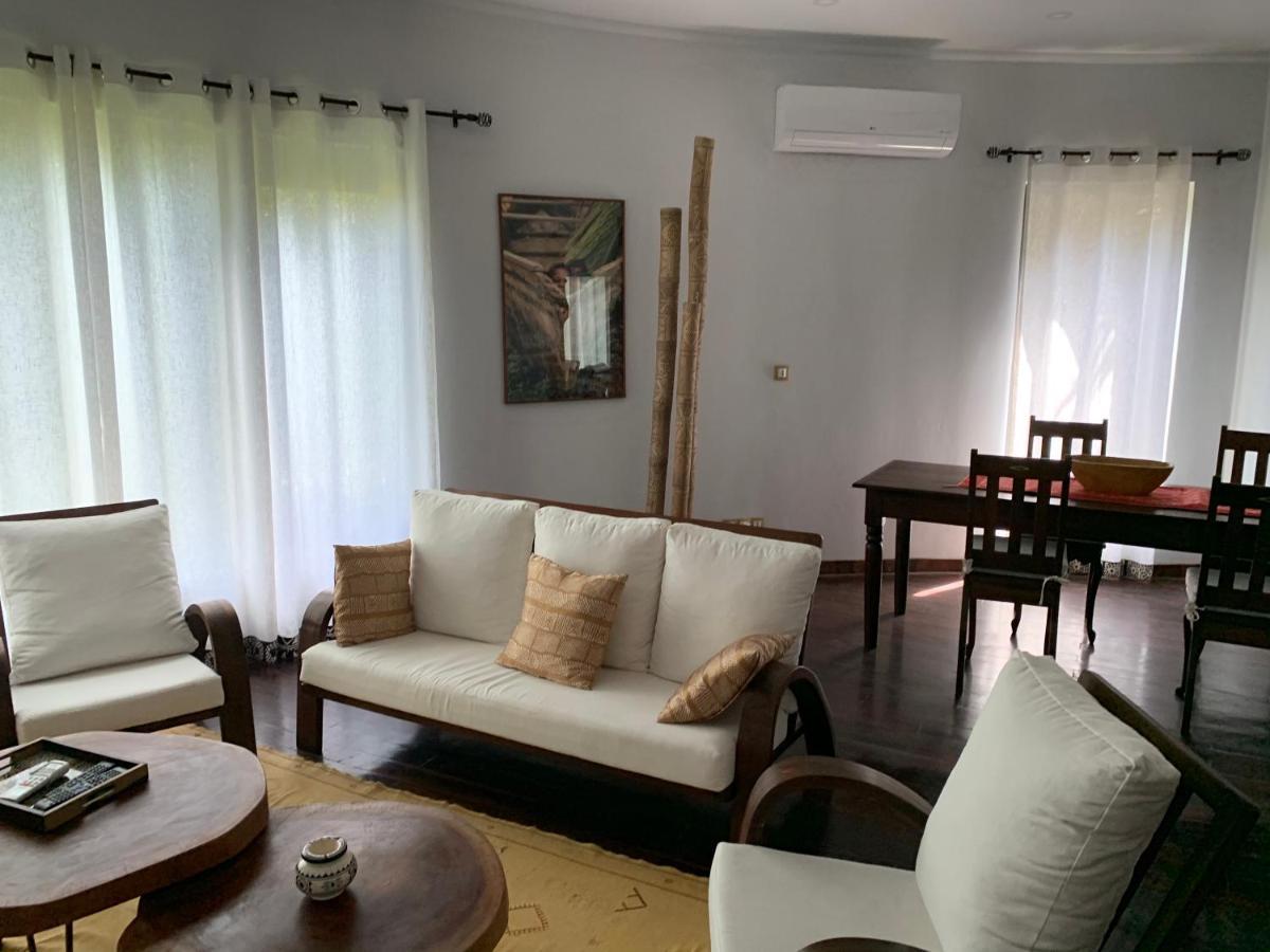 Marcelo Beach Club Lome Bagian luar foto